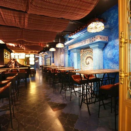 Aquarizon Boutique Hostel & City Bar Ho Chi Minh City Exterior photo