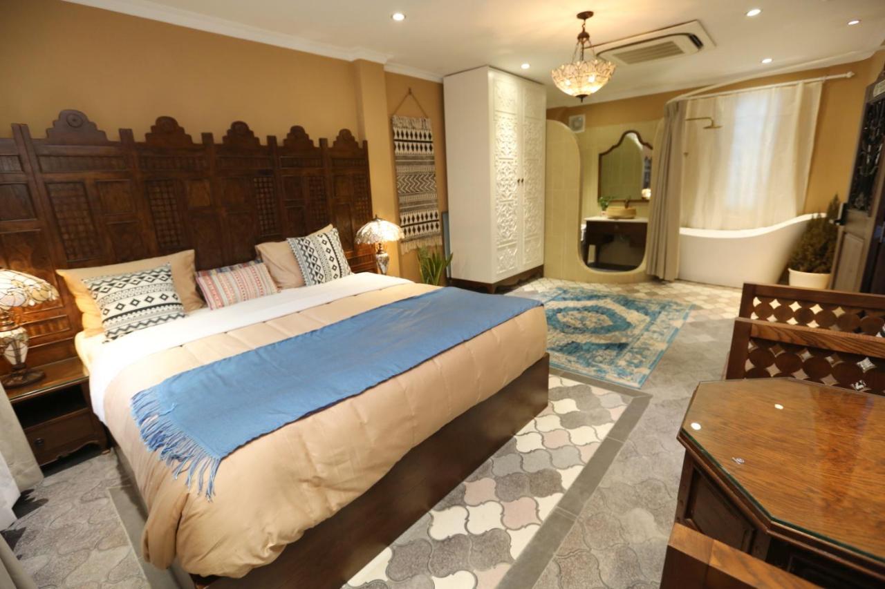 Aquarizon Boutique Hostel & City Bar Ho Chi Minh City Exterior photo