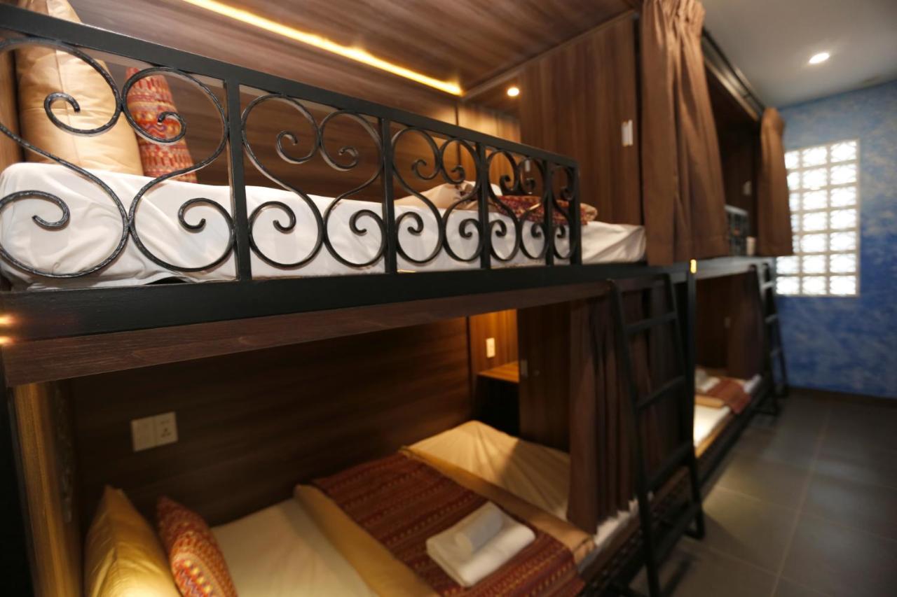 Aquarizon Boutique Hostel & City Bar Ho Chi Minh City Exterior photo