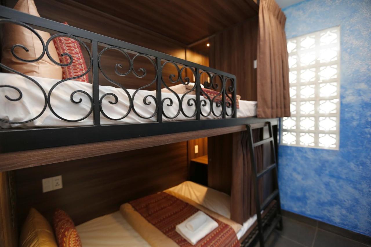 Aquarizon Boutique Hostel & City Bar Ho Chi Minh City Exterior photo