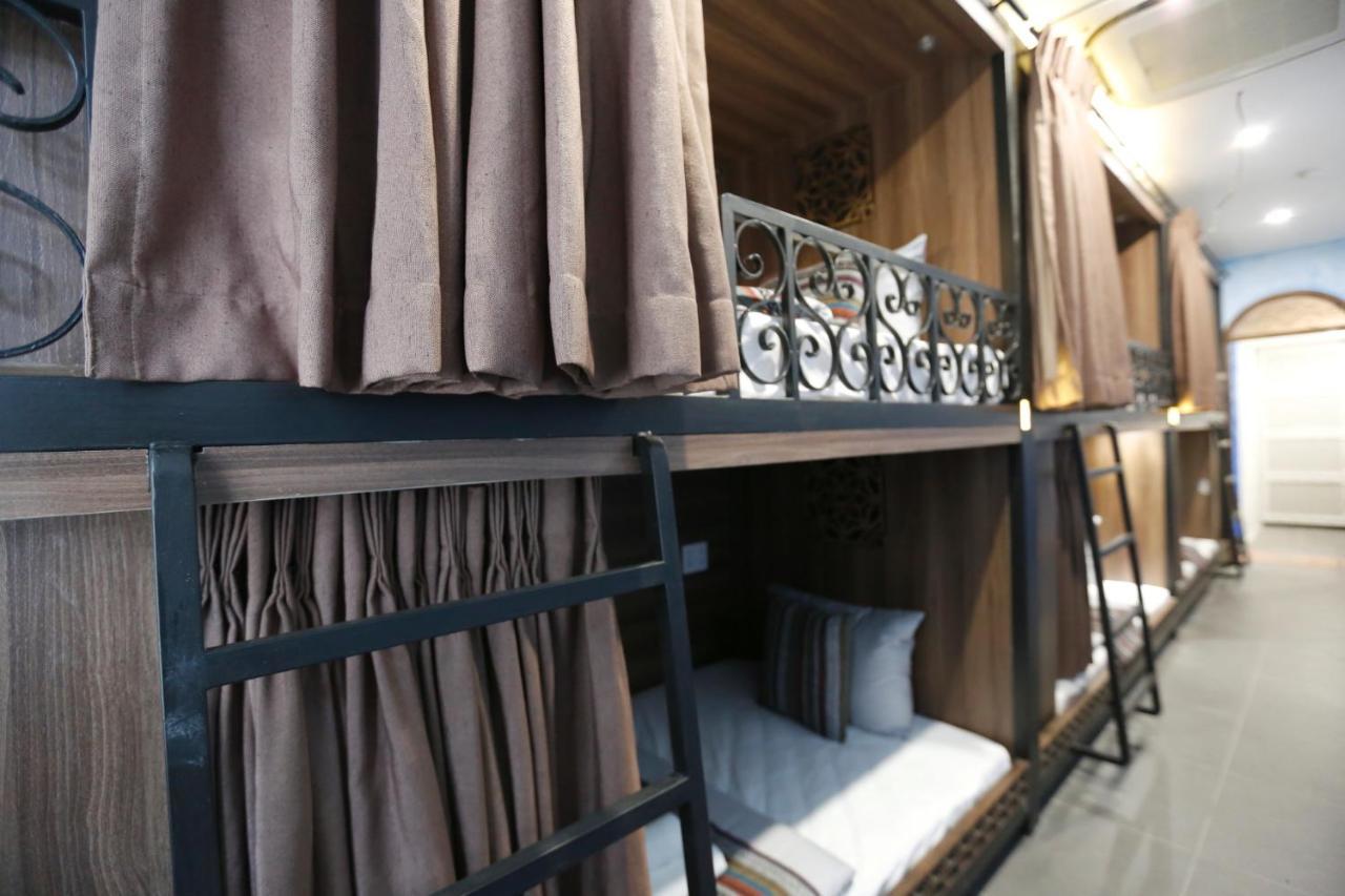 Aquarizon Boutique Hostel & City Bar Ho Chi Minh City Exterior photo