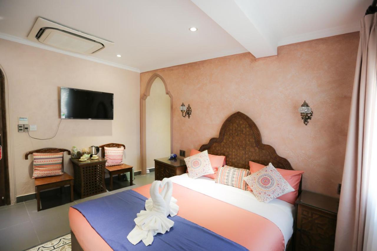 Aquarizon Boutique Hostel & City Bar Ho Chi Minh City Exterior photo