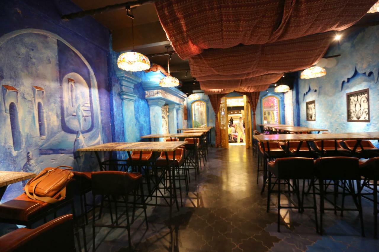 Aquarizon Boutique Hostel & City Bar Ho Chi Minh City Exterior photo